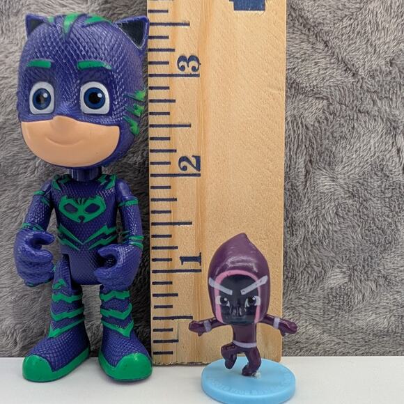 PJ Masks Lot of 5 - 3 posable 3.5" figures, 2 figures 1.5" tall Frog Box Hasbro - Picture 3 of 7